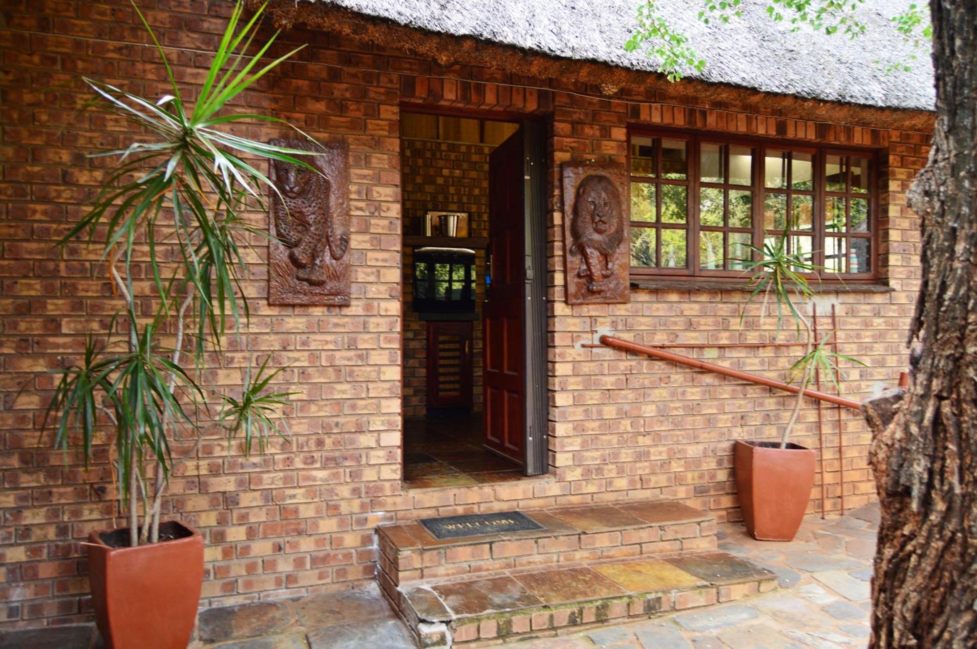 Bona Ngwenya Lodge & Safaris Marloth Park Esterno foto